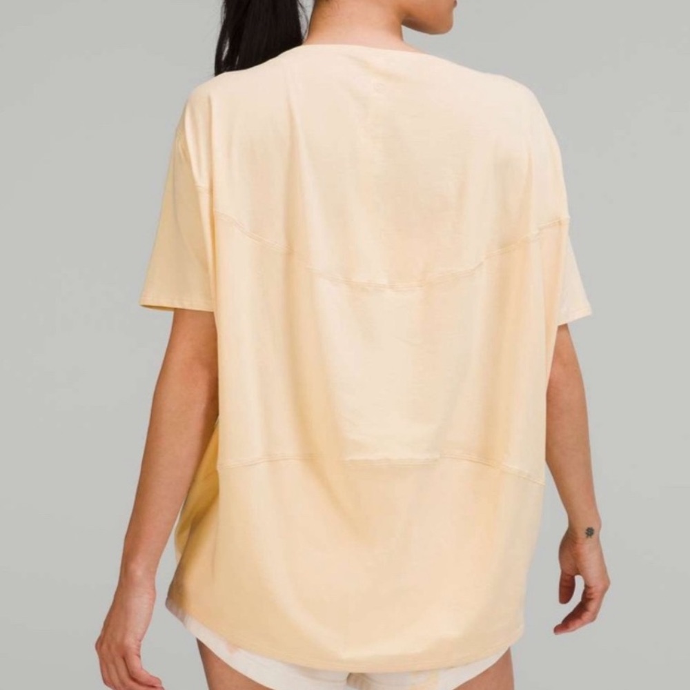 Lululemon Back In Action Top - Picture 2 of 3